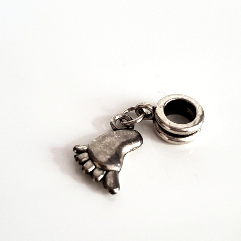 Charm pendant, BARE FOOT 👣